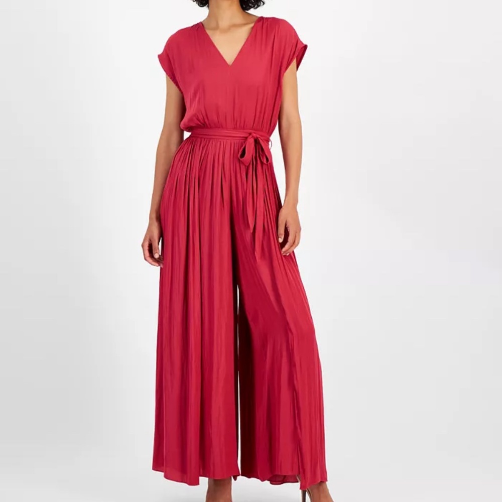 T Tahari Women's V-Neck Pleated Jumpsuit